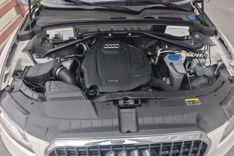 Used Audi Q5 2016 40 TFSI Technology Edition Engine Bay