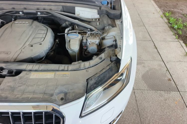 Used Audi Q5 2016 40 TFSI Technology Edition Engine Bay Left