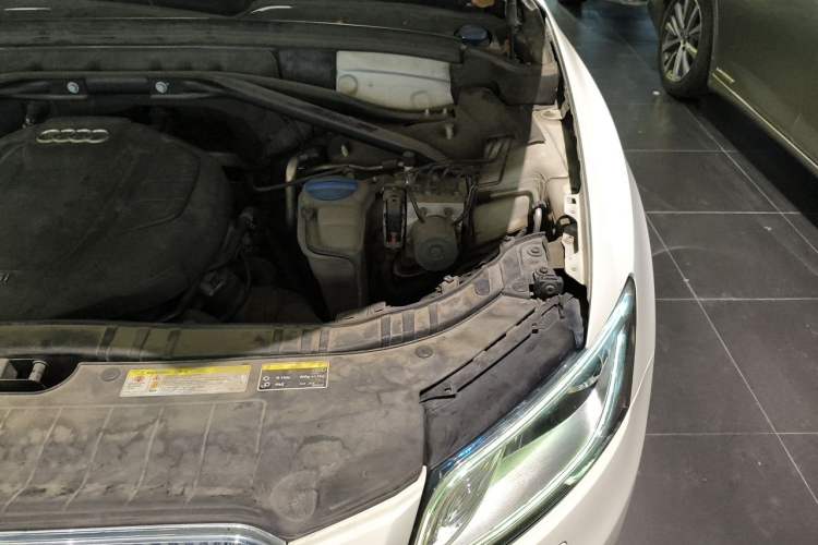Used Audi Q5 2016 40 TFSI Technology Edition Engine Bay Left