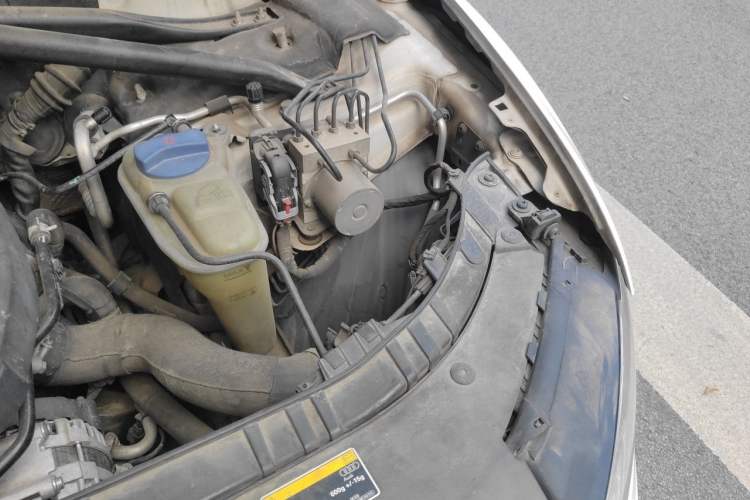 Used Audi Q5 2016 40 TFSI Trendy Edition Engine Bay Left