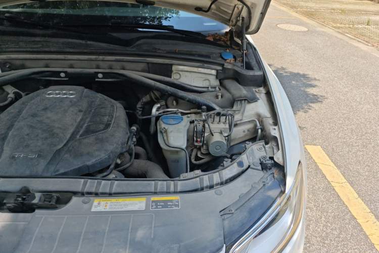 Used Audi Q5 2016 40 TFSI Technology Edition Engine Bay Left