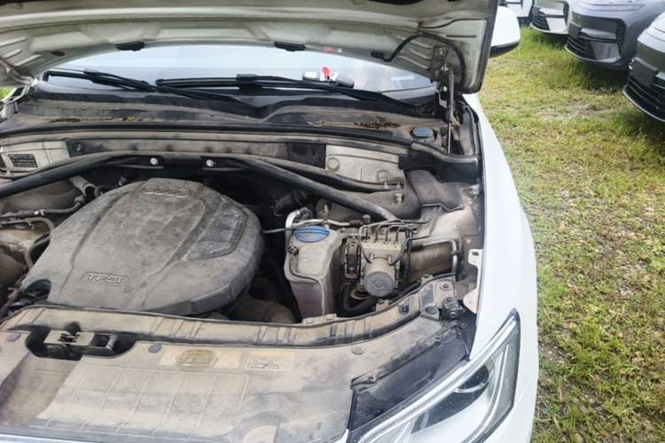 Used Audi Q5 2016 40 TFSI Trendy Edition Engine Bay Left
