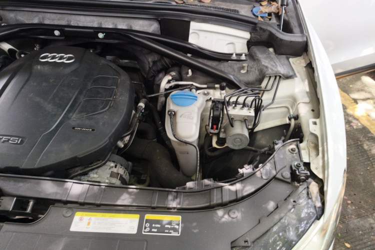 Used Audi Q5 2016 40 TFSI Trendy Edition Engine Bay Left