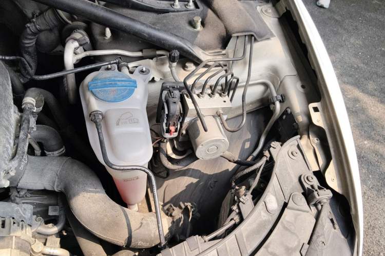 Used Audi Q5 2016 40 TFSI Technology Edition Engine Bay Left