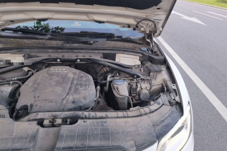 Used Audi Q5 2016 40 TFSI Comfort Model Engine Bay Left