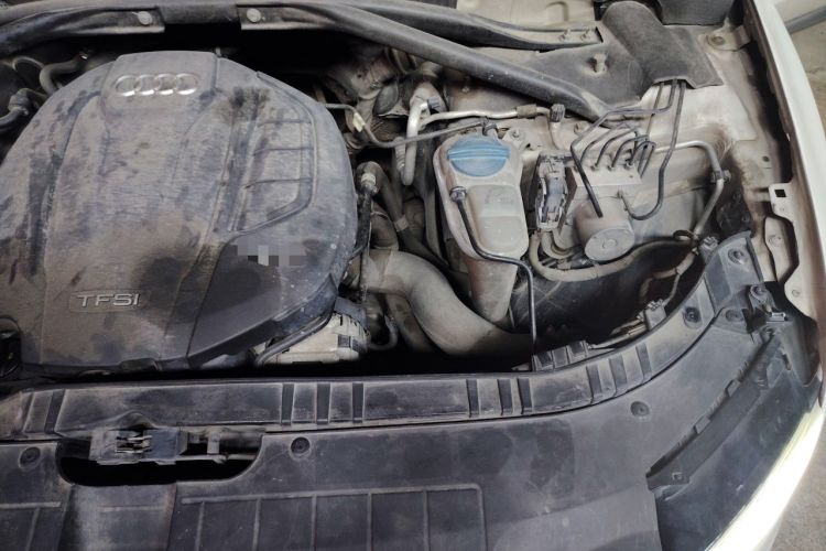 Used Audi Q5 2016 40 TFSI Comfort Model Engine Bay Left