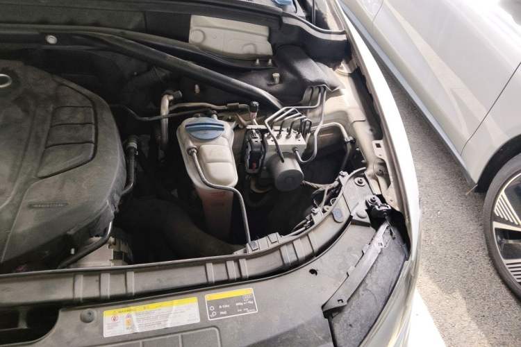 Used Audi Q5 2016 40 TFSI Trendy Edition Engine Bay Left