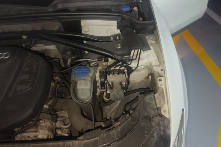 Used Audi Q5 2016 40 TFSI Technology Edition Engine Bay Left