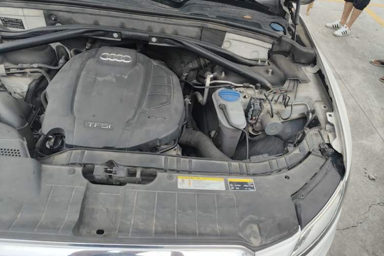 Used Audi Q5 2016 40 TFSI Technology Edition Engine Bay Left