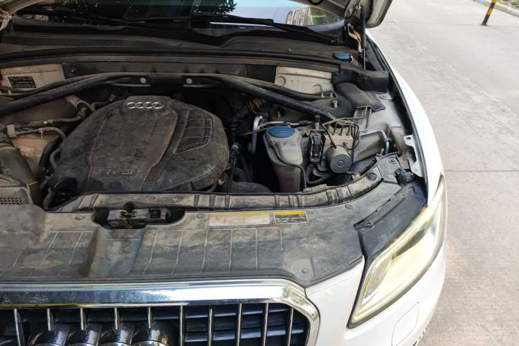 Used Audi Q5 2016 40 TFSI Trendy Edition Engine Bay Left