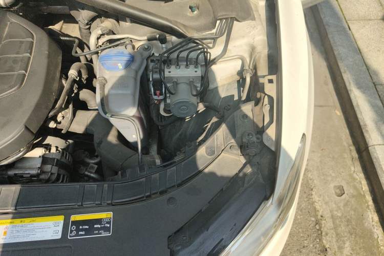 Used Audi Q5 2016 40 TFSI Trendy Edition Engine Bay Left