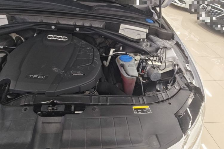Used Audi Q5 2016 40 TFSI Technology Edition Engine Bay Left
