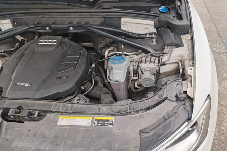 Used Audi Q5 2016 40 TFSI Technology Edition Engine Bay Left