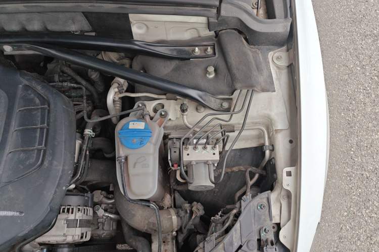 Used Audi Q5 2016 40 TFSI Technology Edition Engine Bay Left