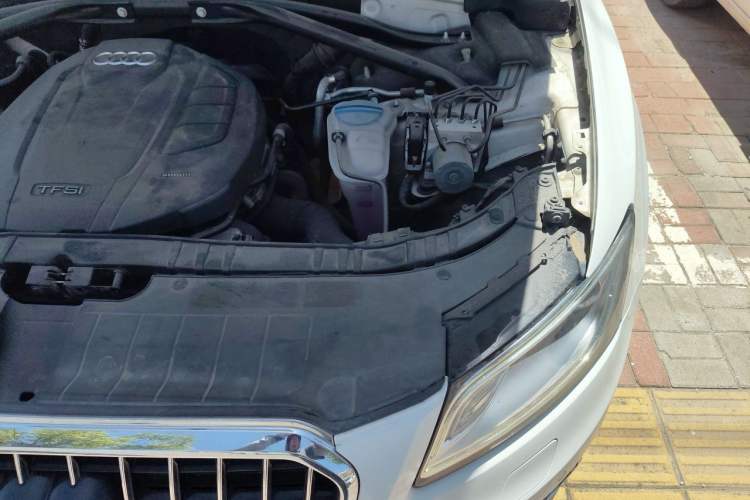 Used Audi Q5 2016 40 TFSI Technology Edition Engine Bay Left