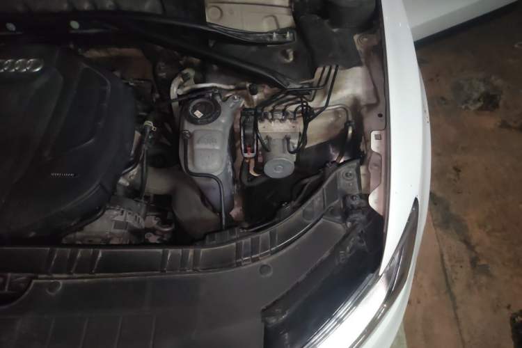 Used Audi Q5 2016 40 TFSI Trendy Edition Engine Bay Left