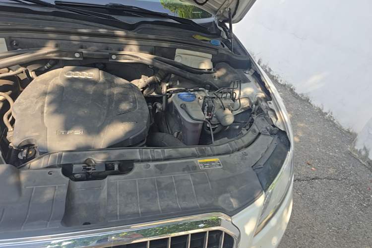 Used Audi Q5 2016 40 TFSI Technology Edition Engine Bay Left