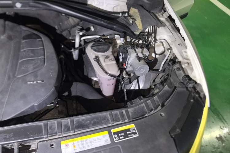 Used Audi Q5 2016 40 TFSI Technology Edition Engine Bay Left