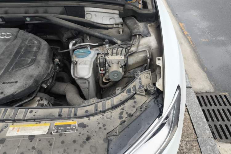 Used Audi Q5 2016 40 TFSI Technology Edition Engine Bay Left