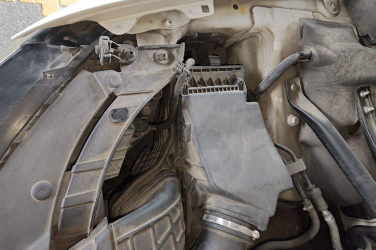 Used Audi Q5 2016 40 TFSI Technology Edition Engine Bay Left