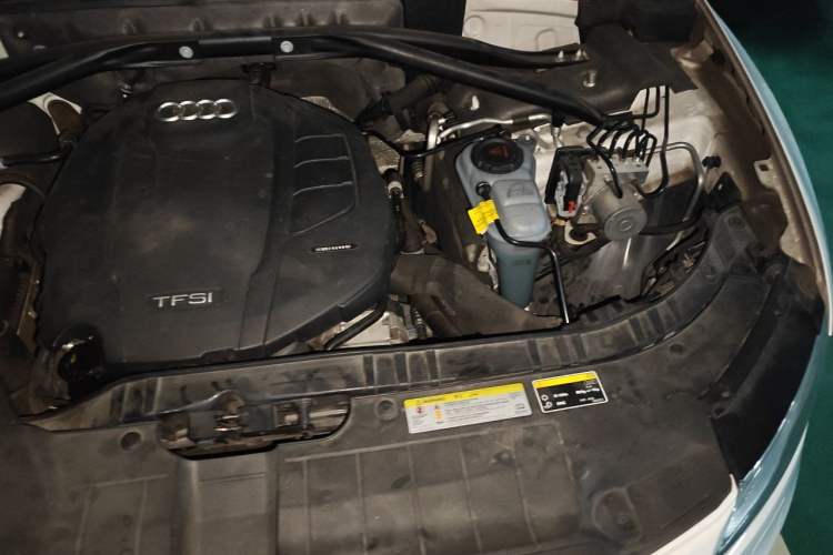 Used Audi Q5 2016 40 TFSI Technology Edition Engine Bay Left