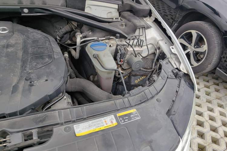 Used Audi Q5 2016 40 TFSI Technology Edition Engine Bay Left