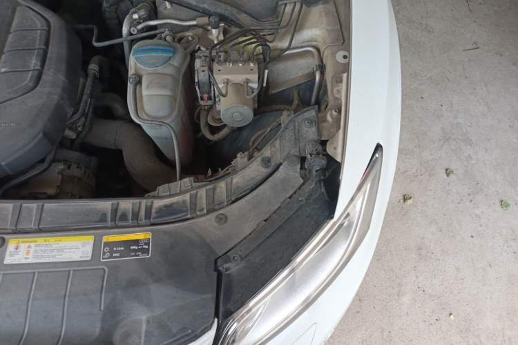 Used Audi Q5 2016 40 TFSI Comfort Model Engine Bay Left