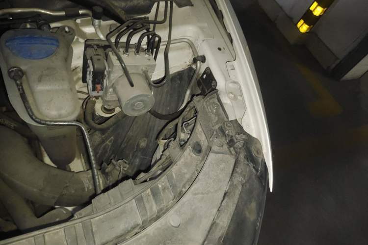 Used Audi Q5 2016 40 TFSI Comfort Model Engine Bay Left