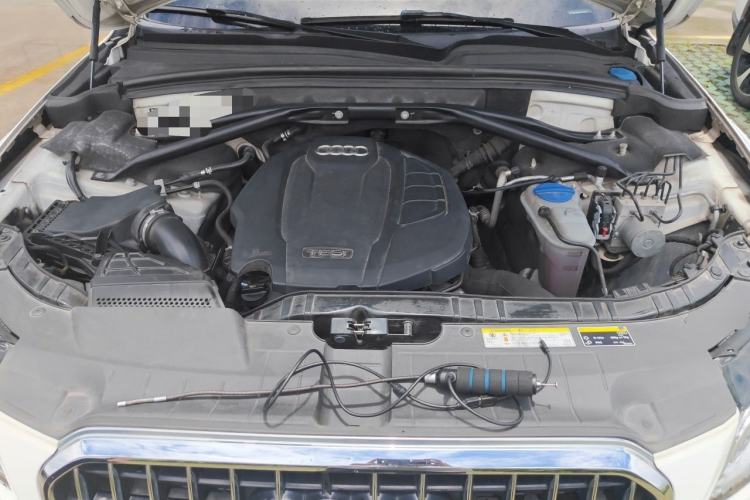 Used Audi Q5 2016 40 TFSI Comfort Model Engine Bay