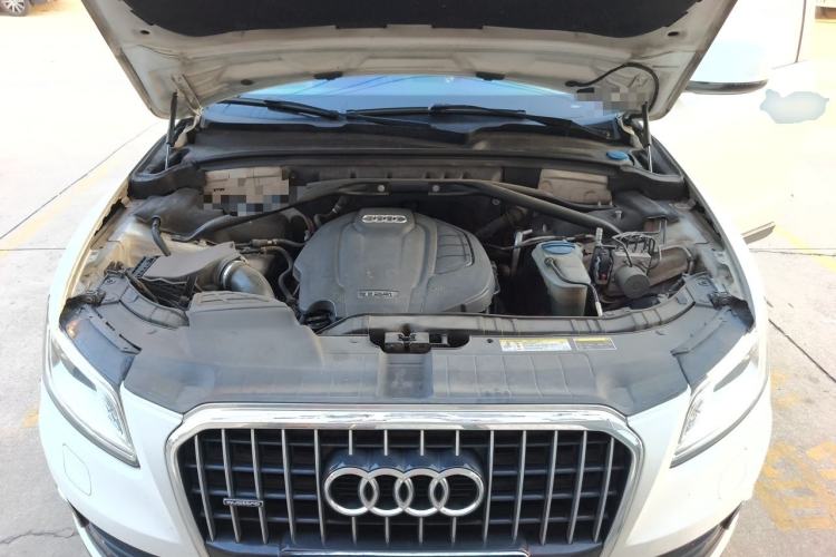 Used Audi Q5 2016 40 TFSI Trendy Edition Engine Bay