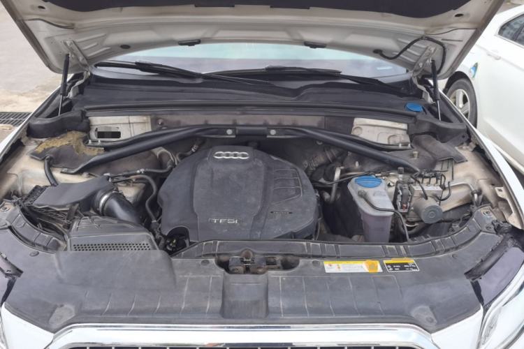 Used Audi Q5 2016 40 TFSI Trendy Edition Engine Bay