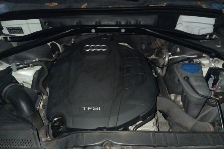 Used Audi Q5 2016 40 TFSI Technology Edition Engine Bay