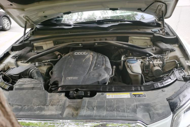 Used Audi Q5 2016 40 TFSI Trendy Edition Engine Bay