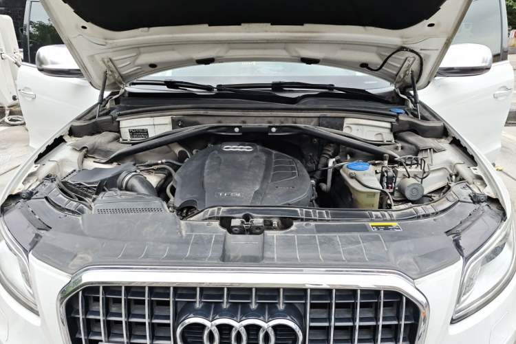 Used Audi Q5 2016 40 TFSI Trendy Edition Engine Bay