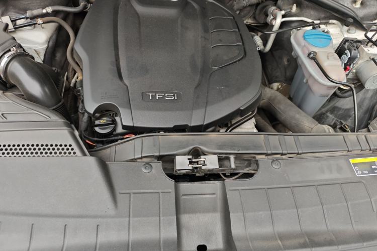 Used Audi Q5 2016 40 TFSI Technology Edition Engine Bay