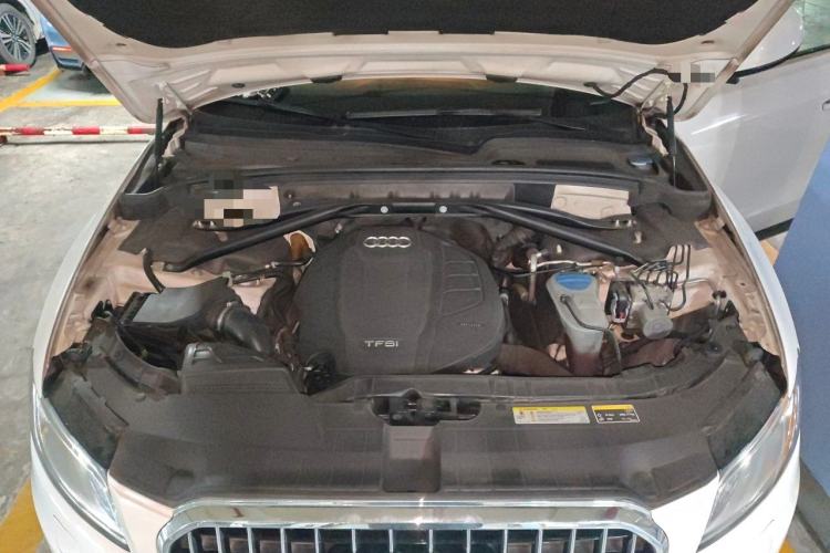 Used Audi Q5 2016 40 TFSI Comfort Model Engine Bay