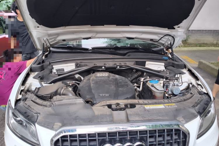 Used Audi Q5 2016 40 TFSI Technology Edition Engine Bay