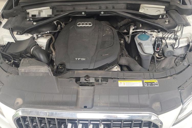 Used Audi Q5 2016 40 TFSI Comfort Model Engine Bay