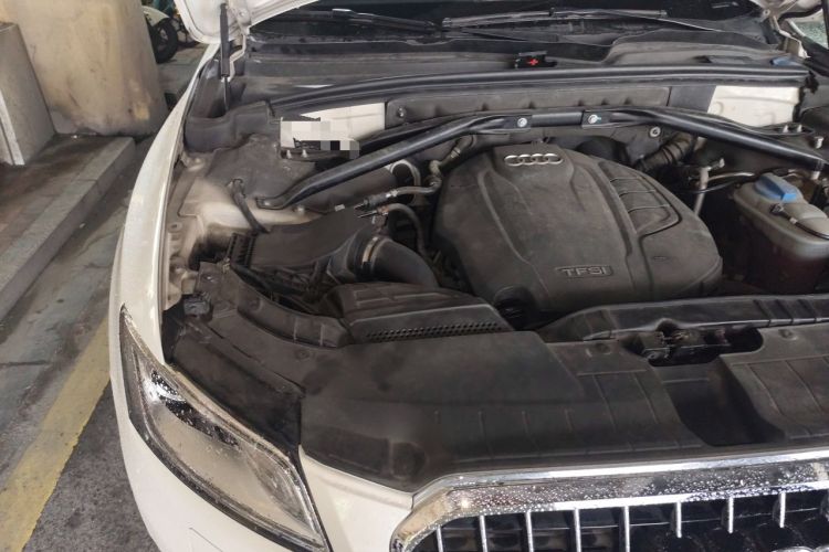 Used Audi Q5 2016 40 TFSI Technology Edition Engine Bay Right