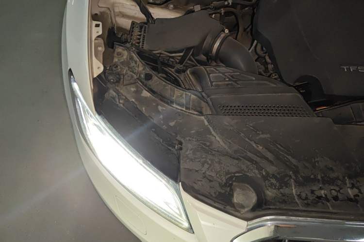 Used Audi Q5 2016 40 TFSI Technology Edition Engine Bay Right