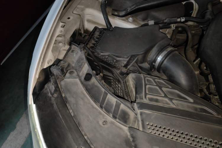 Used Audi Q5 2016 40 TFSI Comfort Model Engine Bay Right