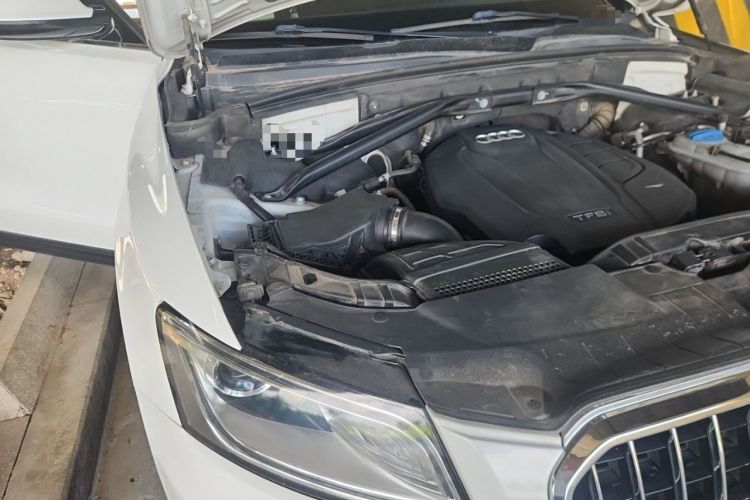Used Audi Q5 2016 40 TFSI Technology Edition Engine Bay Right
