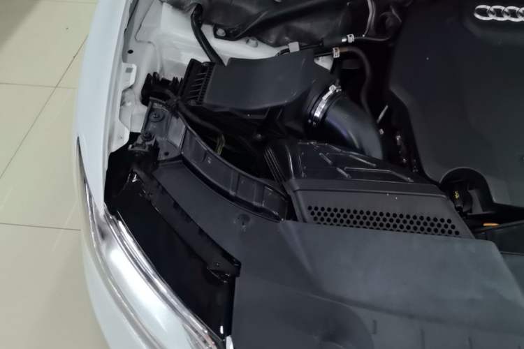 Used Audi Q5 2016 40 TFSI Technology Edition Engine Bay Right