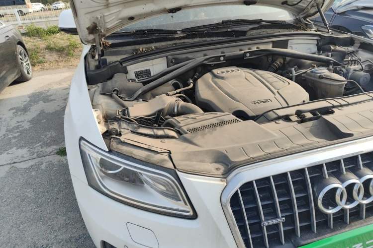 Used Audi Q5 2016 40 TFSI Comfort Model Engine Bay Right