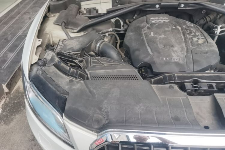 Used Audi Q5 2016 40 TFSI Technology Edition Engine Bay Right