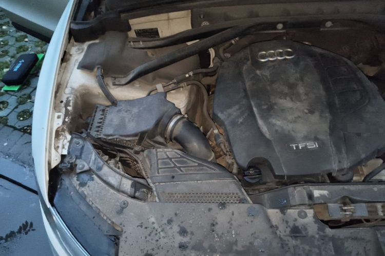 Used Audi Q5 2016 40 TFSI Comfort Model Engine Bay Right
