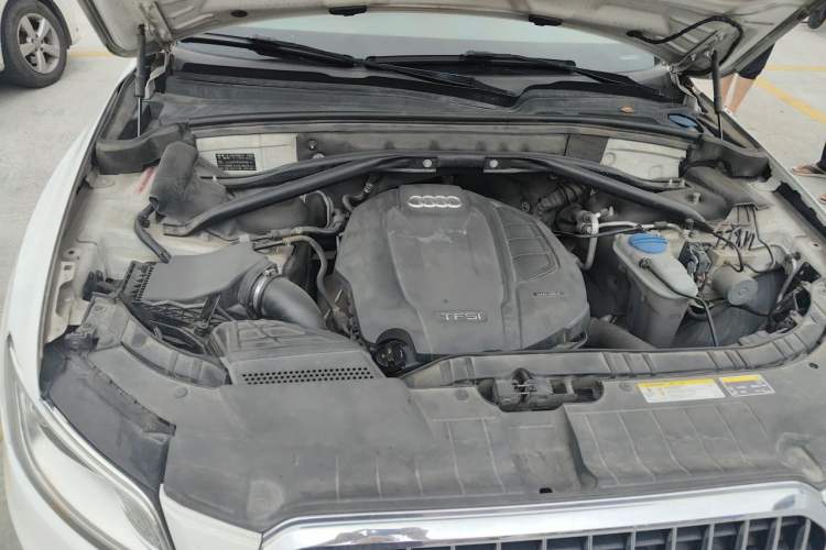 Used Audi Q5 2016 40 TFSI Technology Edition Engine Bay Right