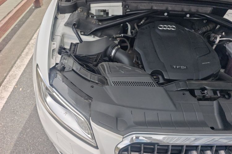 Used Audi Q5 2016 40 TFSI Technology Edition Engine Bay Right