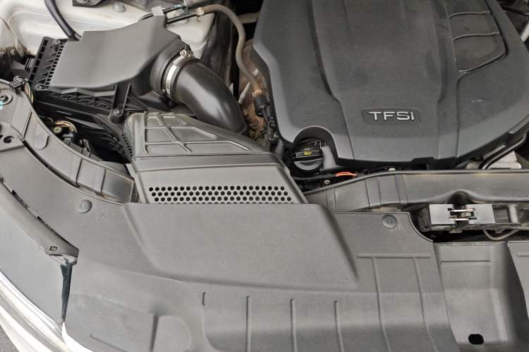 Used Audi Q5 2016 40 TFSI Technology Edition Engine Bay Right