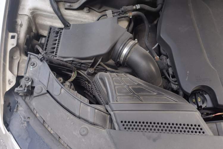 Used Audi Q5 2016 40 TFSI Comfort Model Engine Bay Right